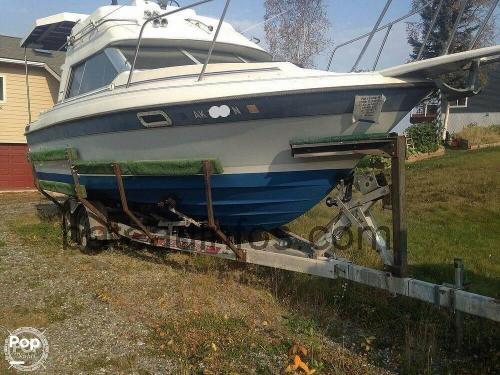 Bayliner Trophy 2556 avis et fiche technique